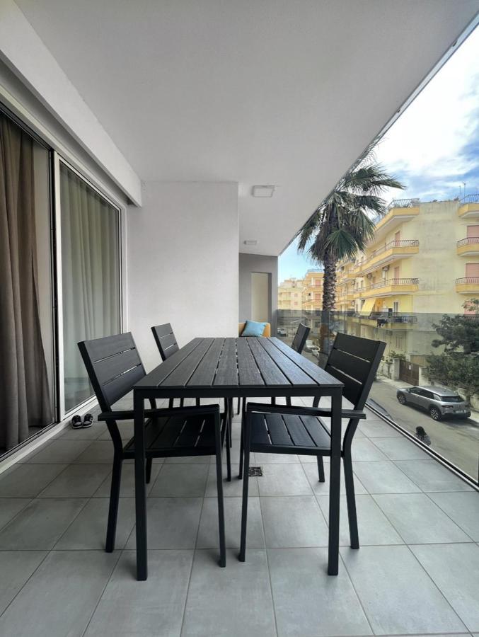 Modern And Spacious Appartement With Beach View. 加利波利 外观 照片
